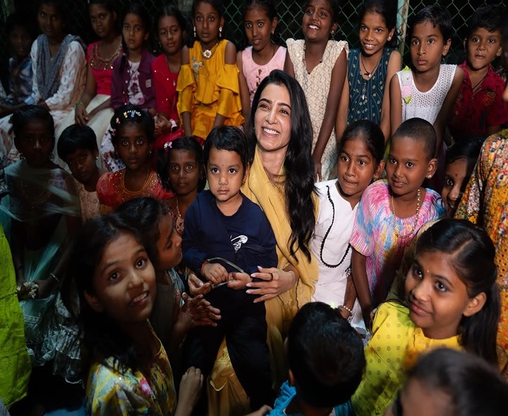 చిన్నారులతో సమంత దీపావళి వేడుకలు