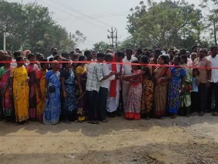 ఆలయ స్వాగత తోరణాన్ని ప్రారంభించిన ఎమ్మెల్యే
