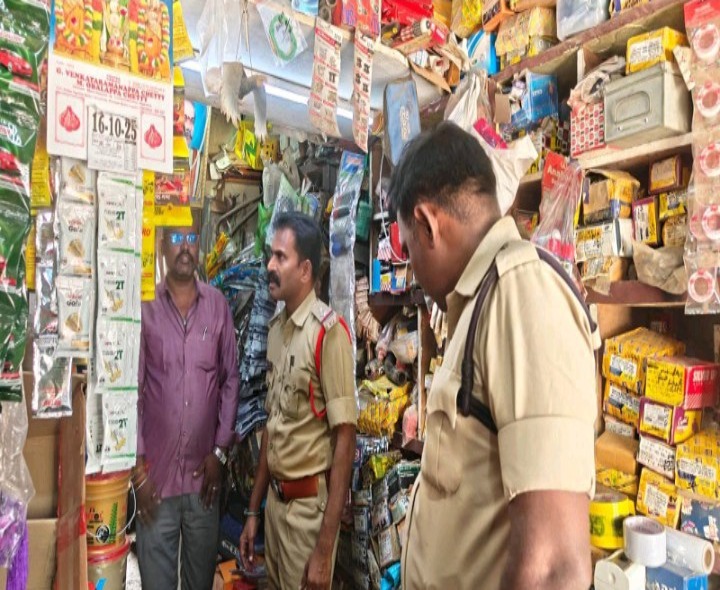 బాణసంచా అక్రమ నిల్వలపై ముమ్మర తనిఖీలు