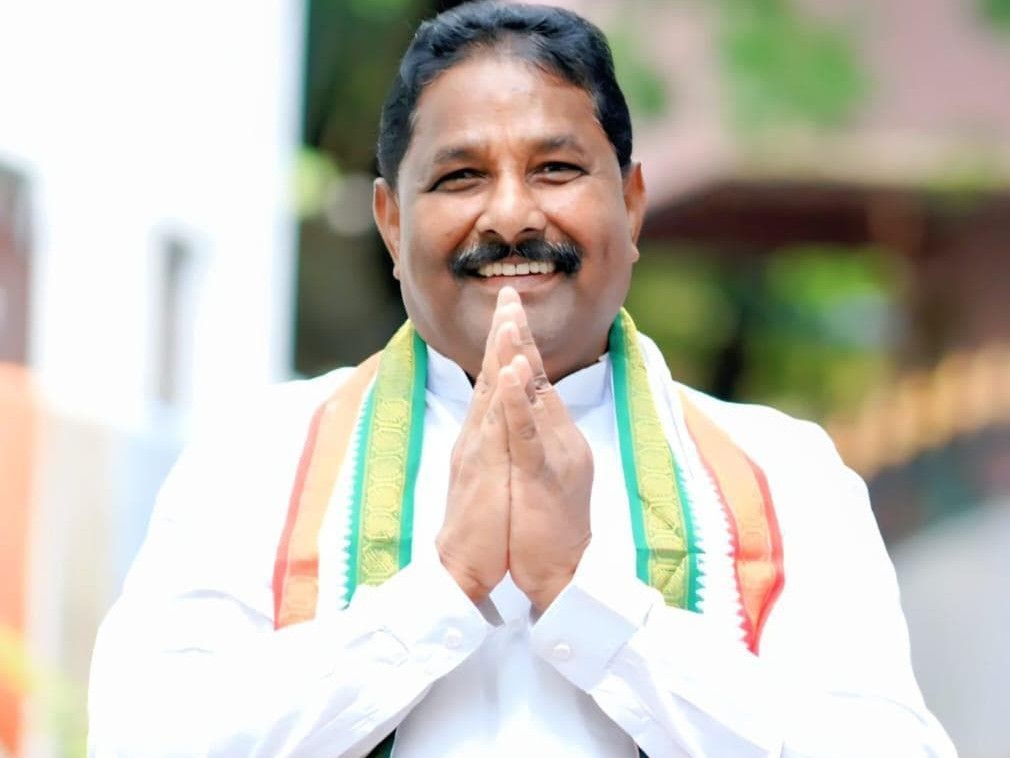 ప్రజలకు దీపావళి శుభాకాంక్షలు తెలిపిన ఎమ్మెల్యే దొంతి