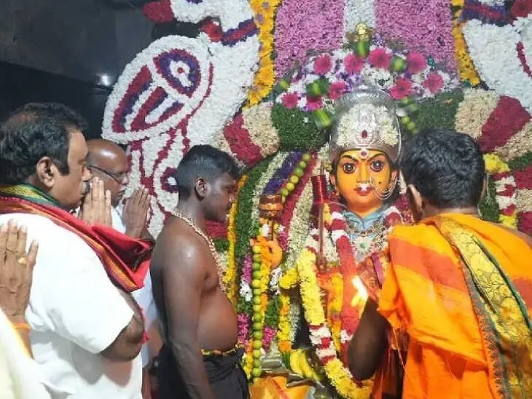 ముందర పొట్టెమ్మ తల్లికి ప్రత్యేక పూజలు