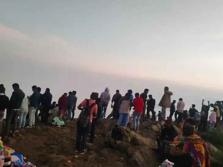 వంజంగి వ్యూ పాయింట్‌పై ప్రజలతో సమీక్ష