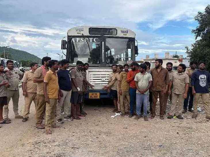 విశాఖలో అద్దె బస్సు డ్రైవర్ల సమ్మె