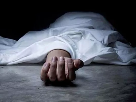 రోడ్డు ప్రమాదంలో యువ కూలి మృతి