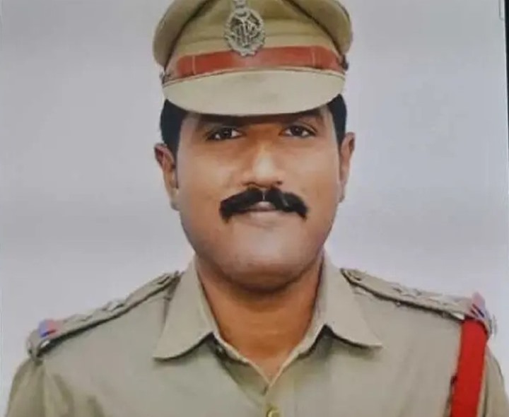 టపాసులు అడిగిన ఎస్పై సస్పెన్షన్ చేస్తూ ఎస్పీ ఉత్తర్వులు