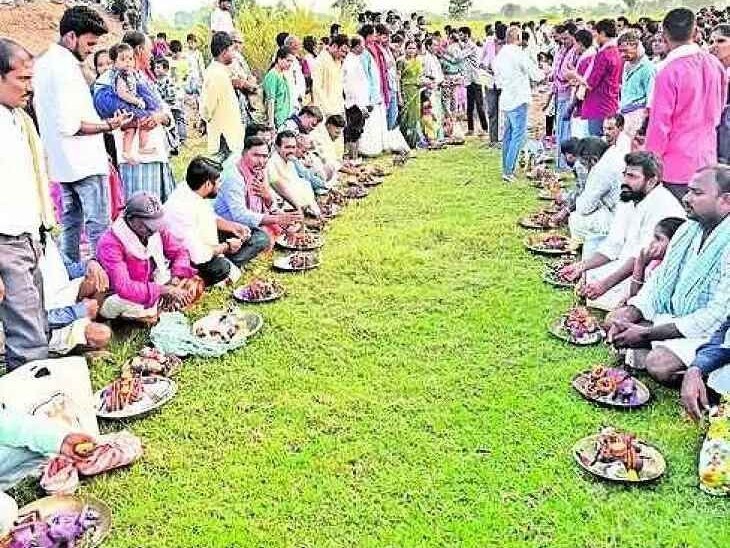 ఇక్కడ దీపావళి తరువాత బతుకమ్మ ఆడుతారు