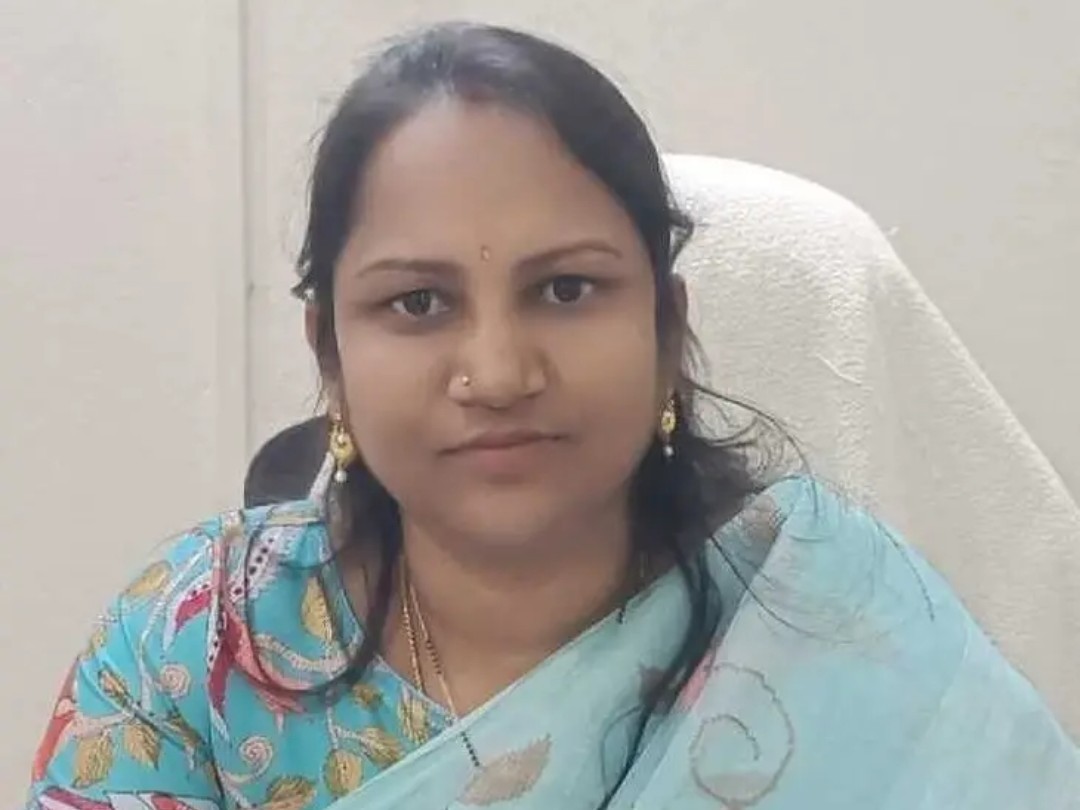 తడిసిన రేషన్ బియ్యం వేలం పాట: తహశీల్దార్