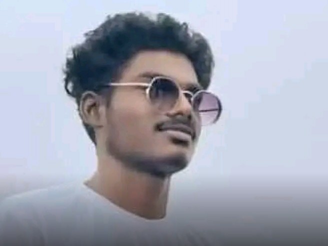 తండ్రి డబ్బులు లేవన్నాడని యువకుడి ఆత్మహత్య