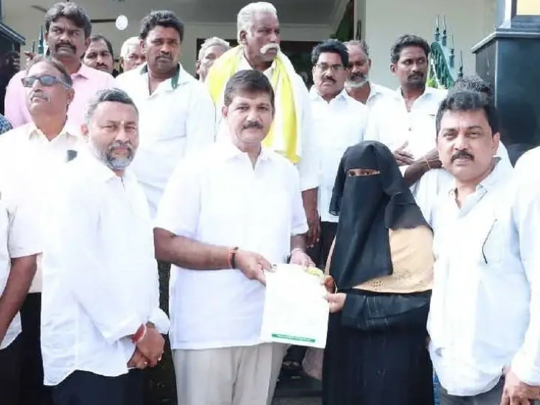 చింతలపూడిలో సీఎంఆర్ఎఫ్ చెక్కుల పంపిణీ
