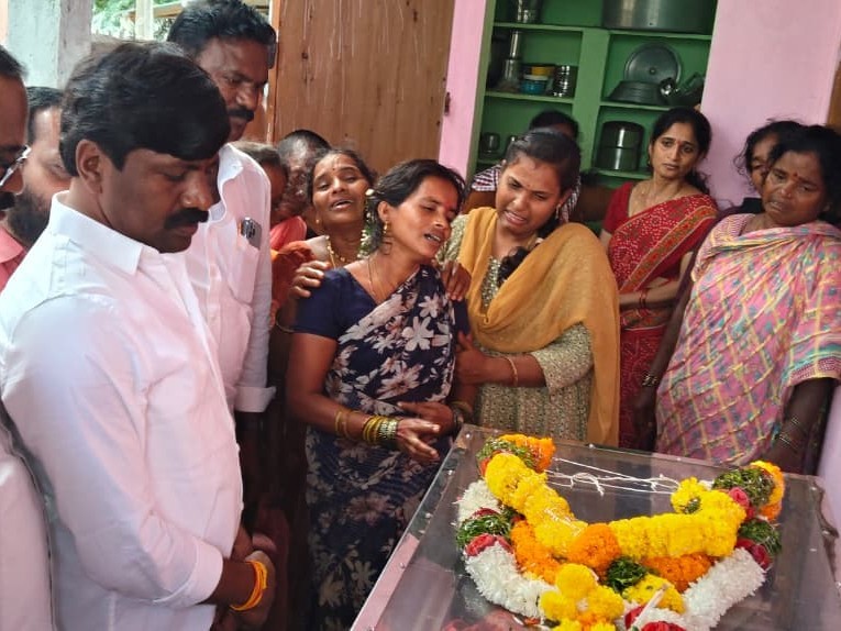 ‘బలరాం మృతి వారి కుటుంబానికి తీరని లోటు’