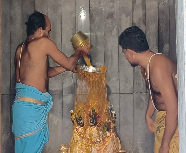 శ్రీ విజయగణపతి స్వామికి పంచామృతాభిషేకాలు