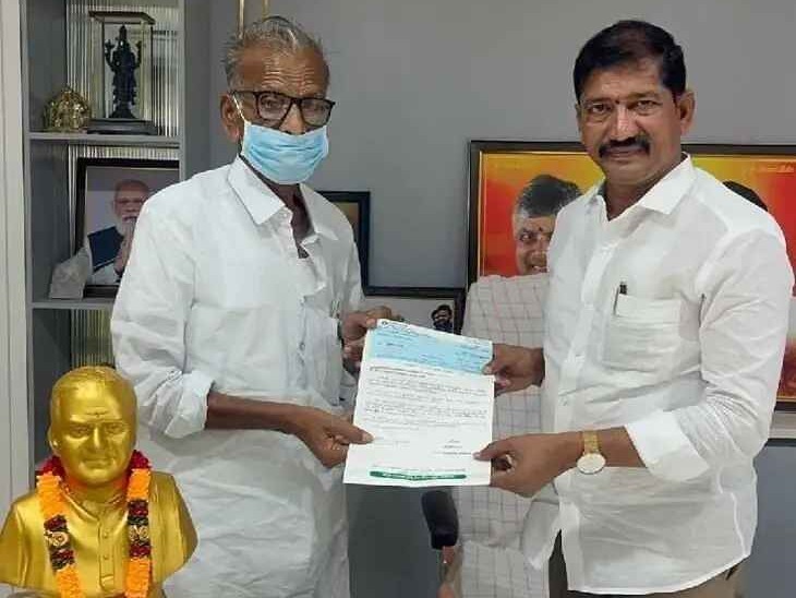 సీఎంఆర్ఎఫ్ చెక్కు పంపిణీ చేసిన ఎంపీ