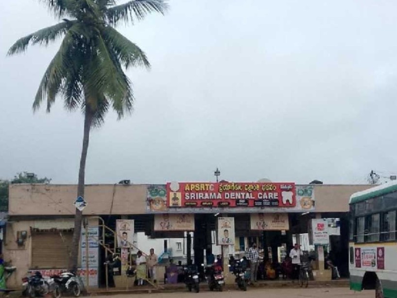 వెలవెల బోయిన కొత్తూరు ఆర్టీసీ కాంప్లెక్స్