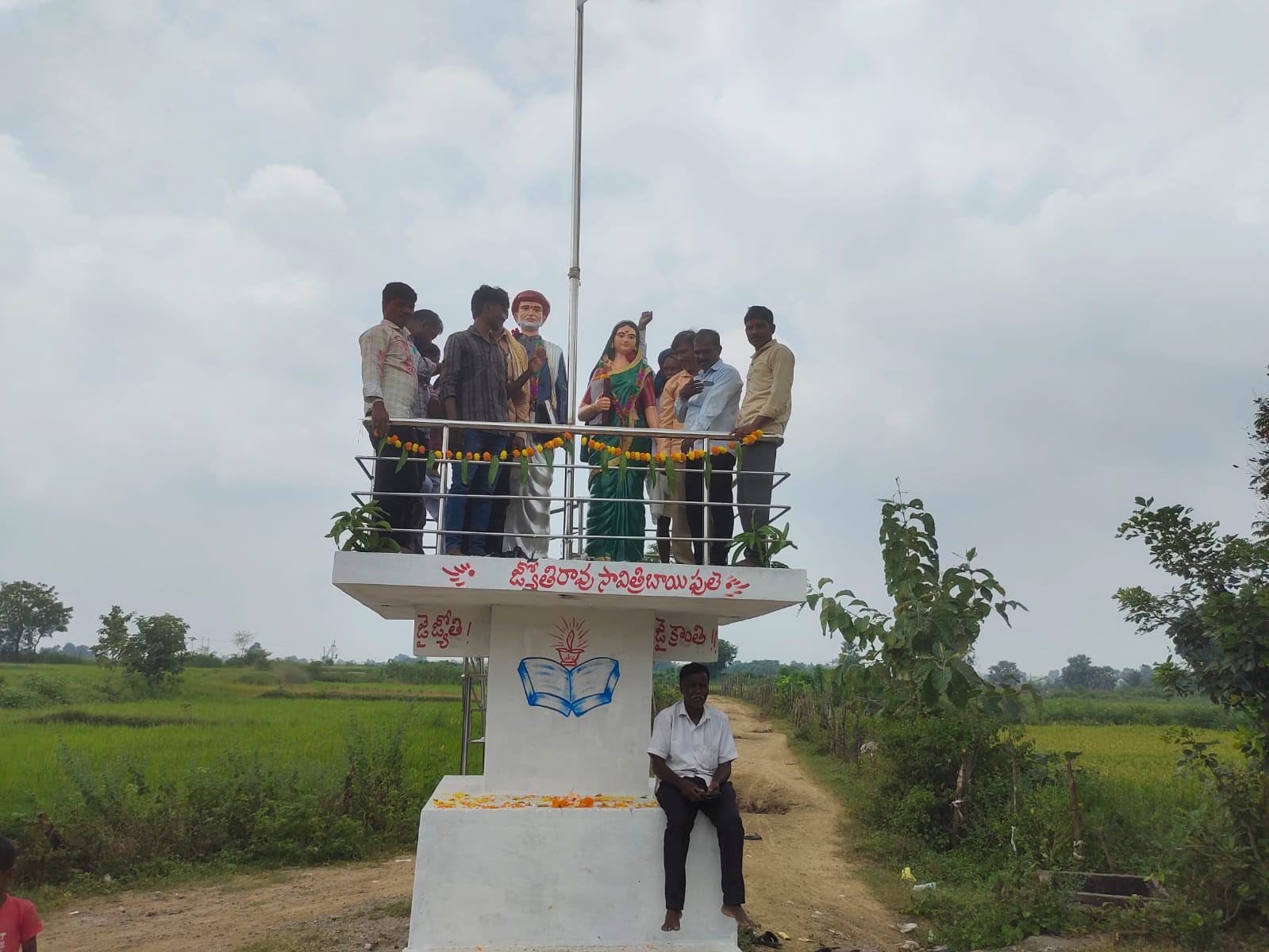 ‘మహనీయులను స్పూర్తిగా తీసుకున్నరోజే అసలైన దీపావళి’