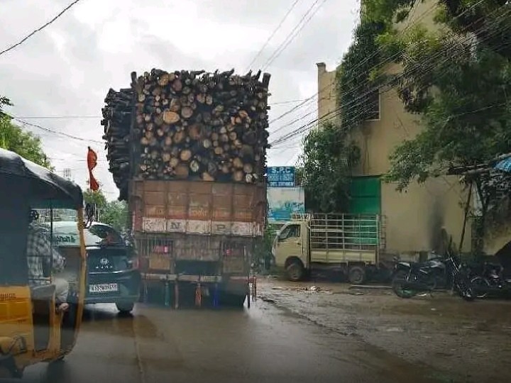 ‘అధిక లోడుతో వెళ్తున్న వాహనాలపై చర్యలు తీసుకోవాలి’