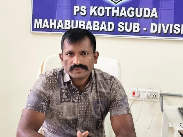 ప్రమాద రహితంగా దీపావళి జరుపుకోవాలి: ఎస్సై
