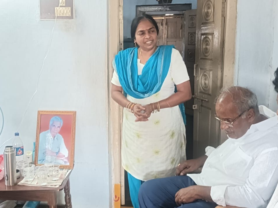 సింగరేణి విశ్రాంత ఉద్యోగి కుటుంబాన్ని పరామర్శించిన ఎమ్మెల్యే