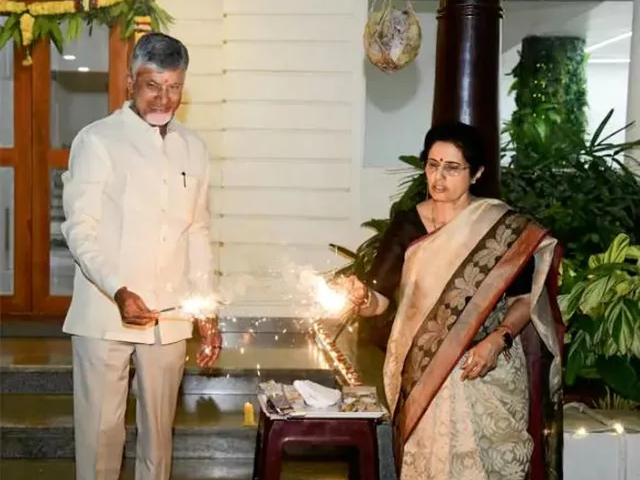 దీపావళి వేడుకల్లో సీఎం చంద్రబాబు దంపతులు