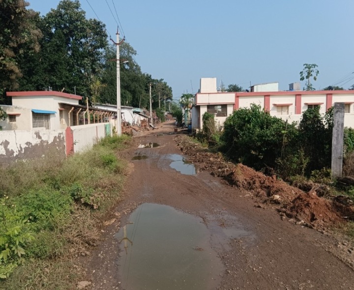 అధ్వానంగా రామన్నదొరవలస స్కూల్ ఆవరణ