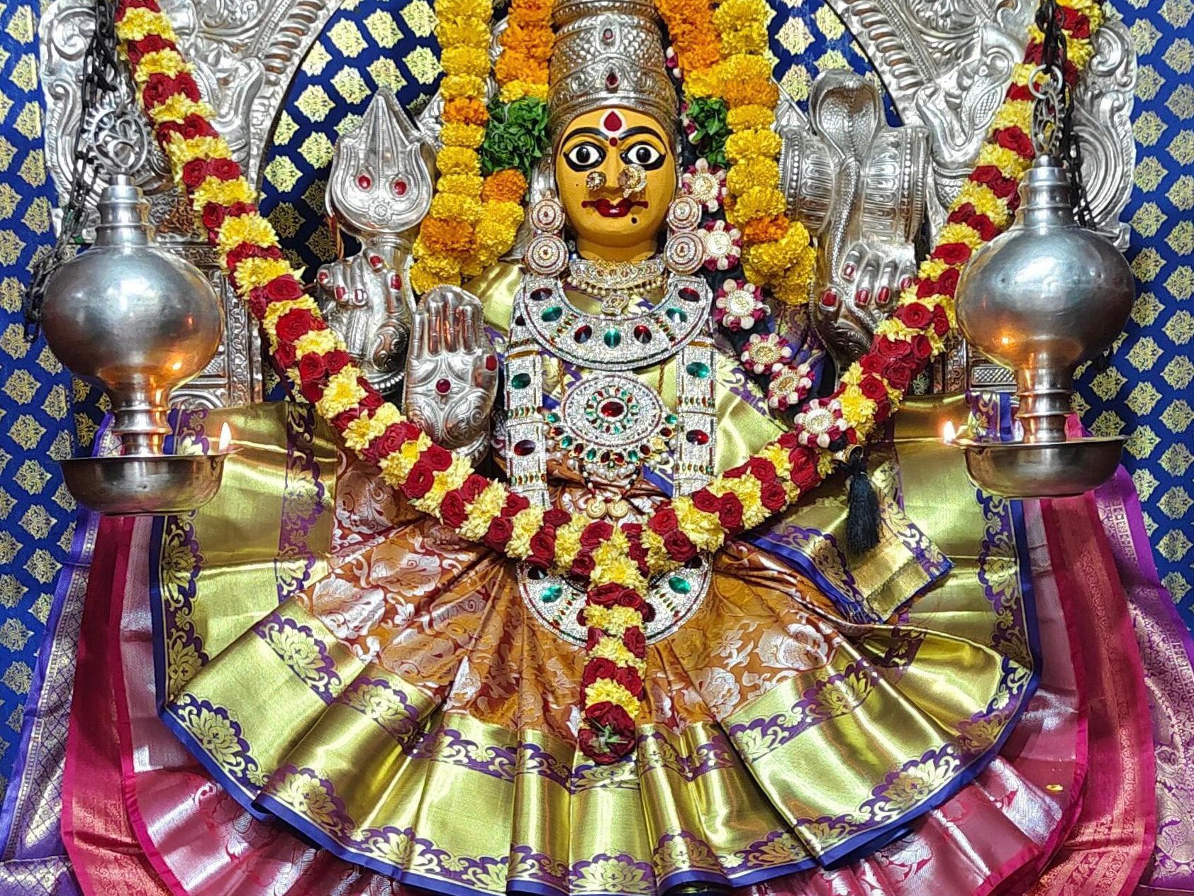 జమ్మిచేడు జమ్మలమ్మకు అద్భుత రూపం