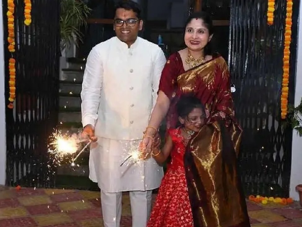 ఎస్పీ క్యాంప్ కార్యాలయంలో దీపావళి సంబరాలు