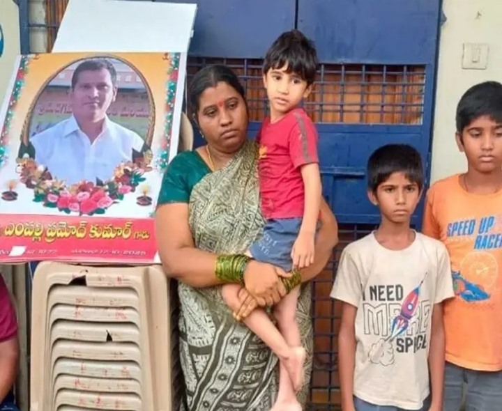 రియాజ్ మృతిపై ప్రమోద్ కుటుంబం హర్షం