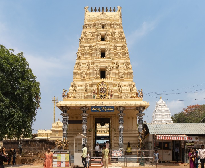 ద్వారకాతిరుమల శ్రీవారి సాయంకాలార్చన సమయంలో మార్పు