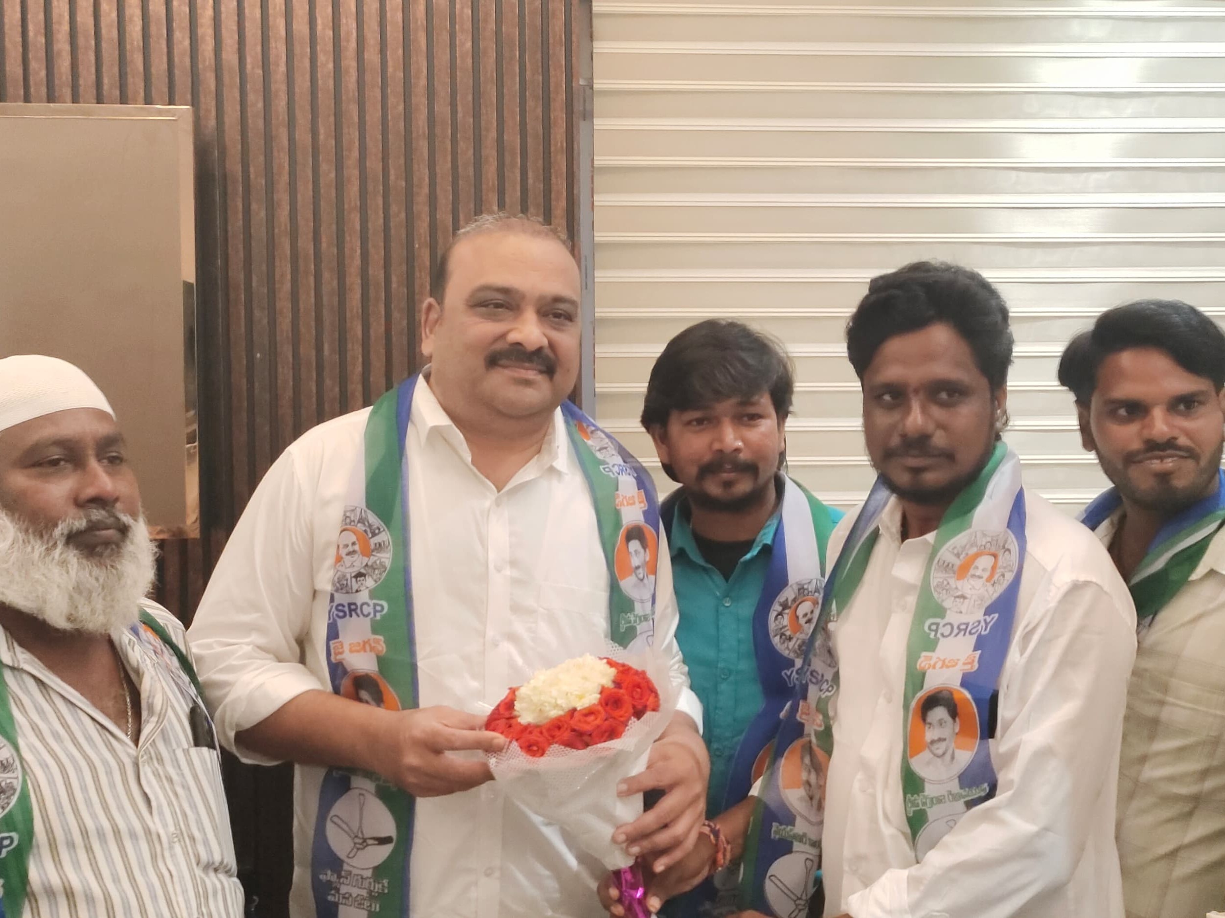 వైసీపీ పార్టీలోకి చేరికలు