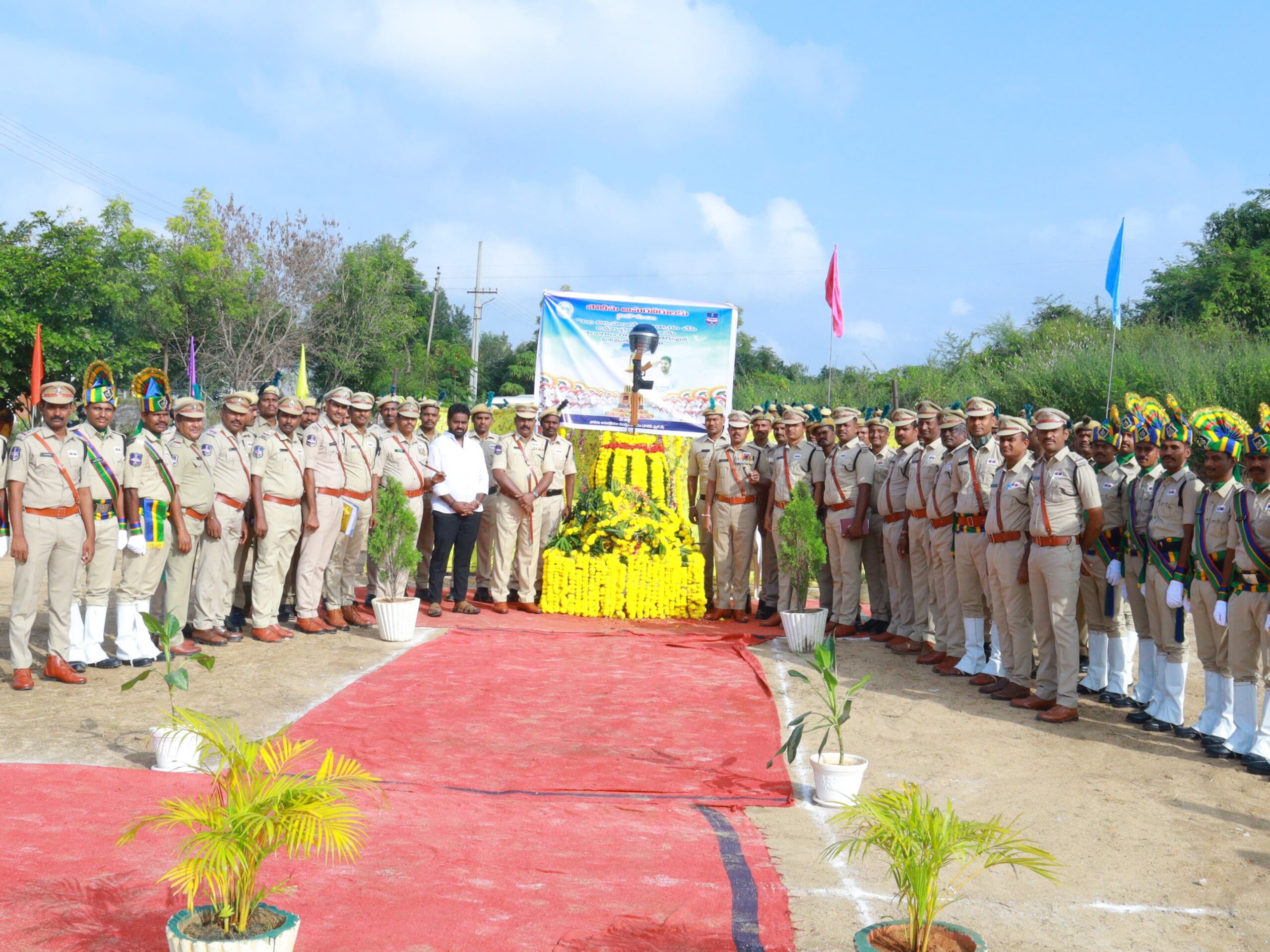 ‘ప్రాణ త్యాగానికి చేయడానికి కూడా పోలీసులు వెనుకాడరు’