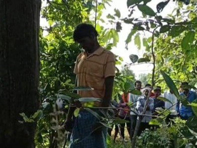 కుటుంబ కలహాలతో ఉరివేసుకొని వ్యక్తి ఆత్మహత్య..!