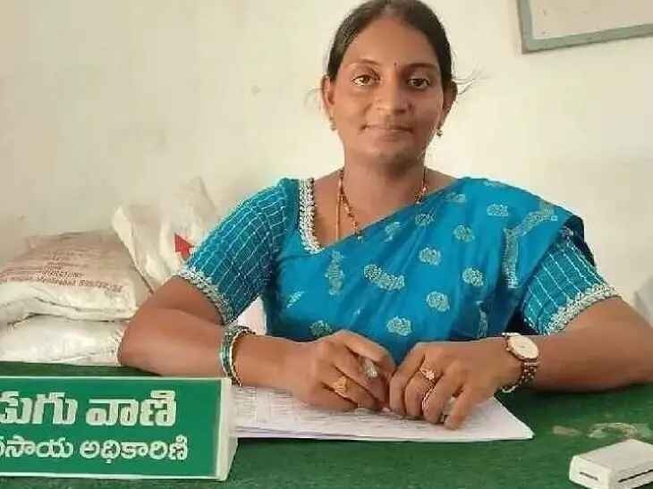 రైతులకు వ్యవసాయ పనిముట్లు పంపిణీ