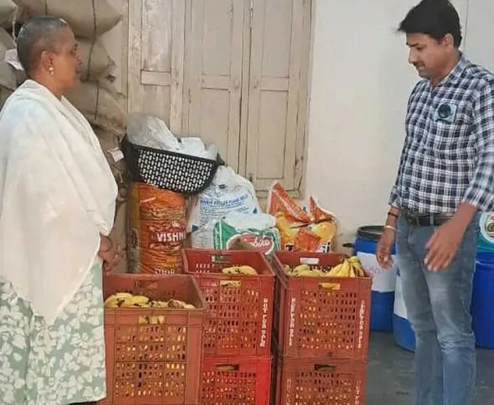 విద్యార్థులకు నాసిరకం సరుకులు.. MPDO చర్యలు