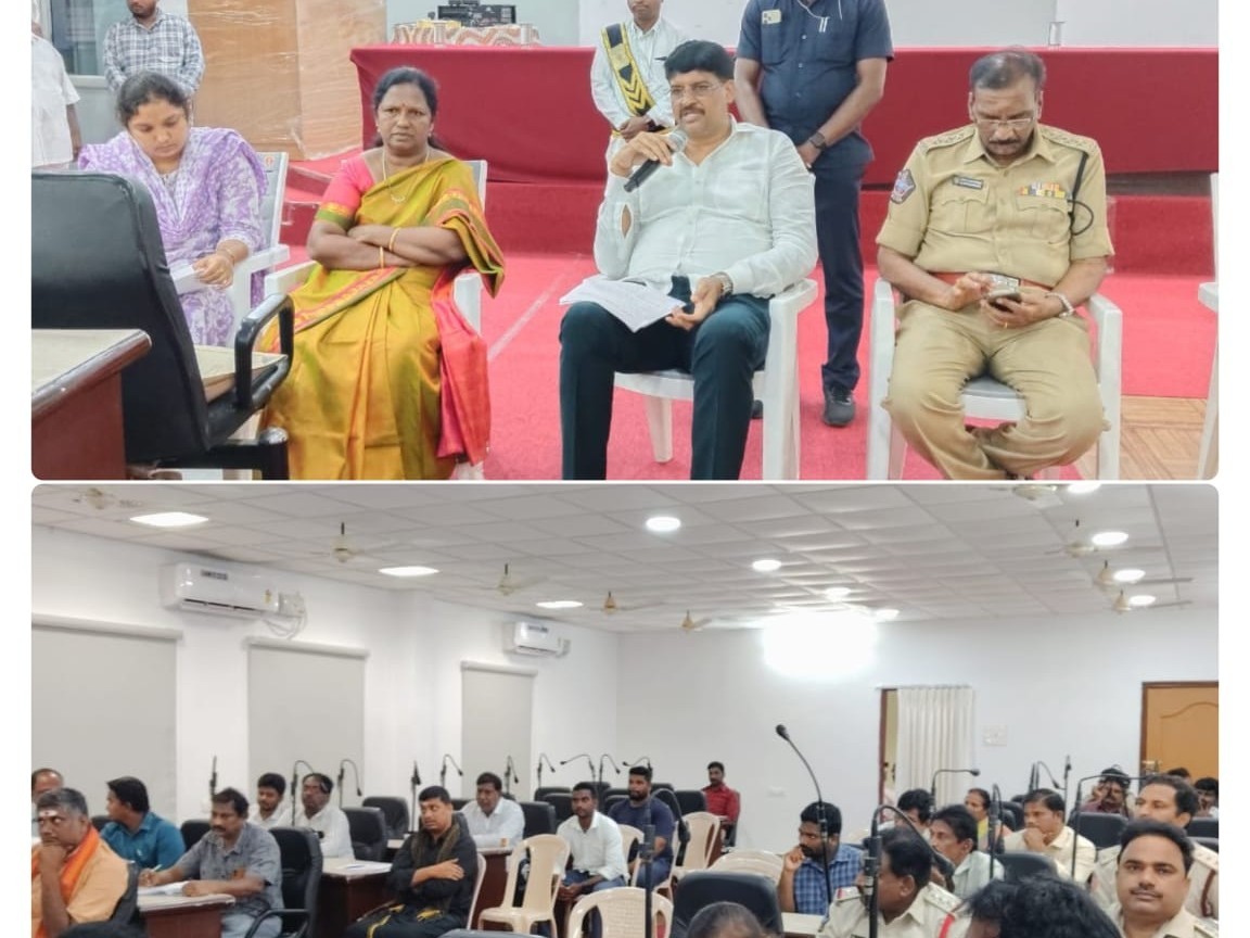 కార్తీక పౌర్ణమి ఏర్పాట్లపై ఎమ్మెల్యే సమీక్ష