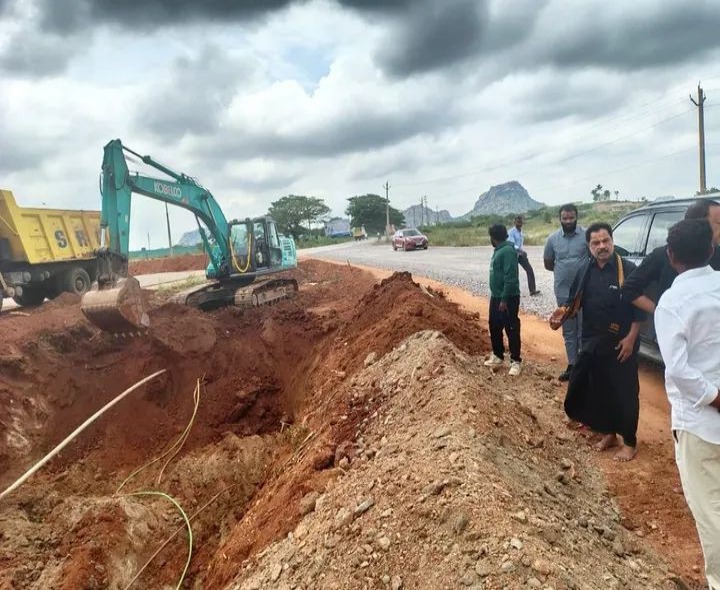 బీటీపీ కాలువ పనులను పరిశీలించిన ఎమ్మెల్యే