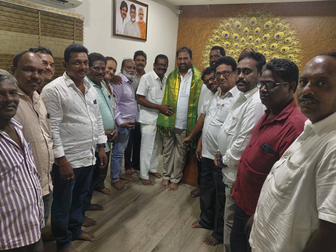 మండపం నిర్మాణానికి నిధులు సమకూరుస్తా: ఎమ్మెల్యే