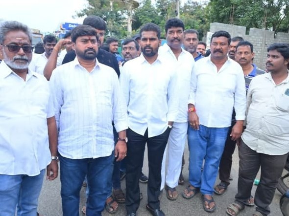 అధికారులు పట్టించుకోవడంలేదు: మాజీ ఎమ్మెల్యే
