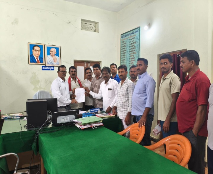 ఐ మస్ట్ లైట్స్ పునరుద్ధరణ కొరకు వినతి