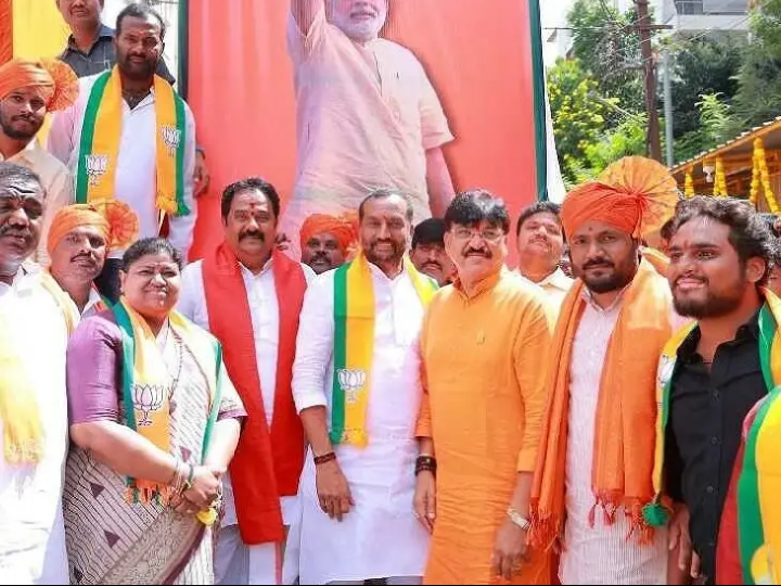 బీజేపీ అభ్యర్థి నామినేషన్ ర్యాలీలో ఆర్మూర్ ఎమ్మెల్యే