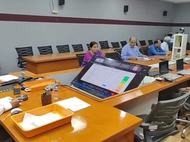 అభివృద్ధి పనులలో వేగం పెంచాలి: కలెక్టర్ వినోద్ .