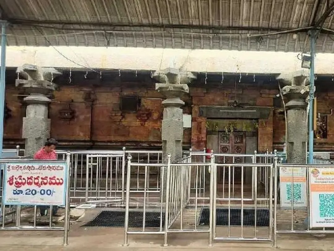 కార్తీక మాసానికి ముస్తాబైన పెదకాకాని ఆలయం