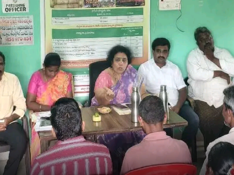 రెడ్డిగూడెం రైతులకు తహశీల్దార్ సూచనలు