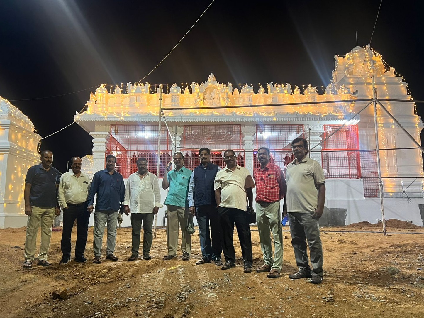 విద్యుత్ కాంతుల్లో మెరిసిపోతున్న కాటమయ్య దేవాలయం