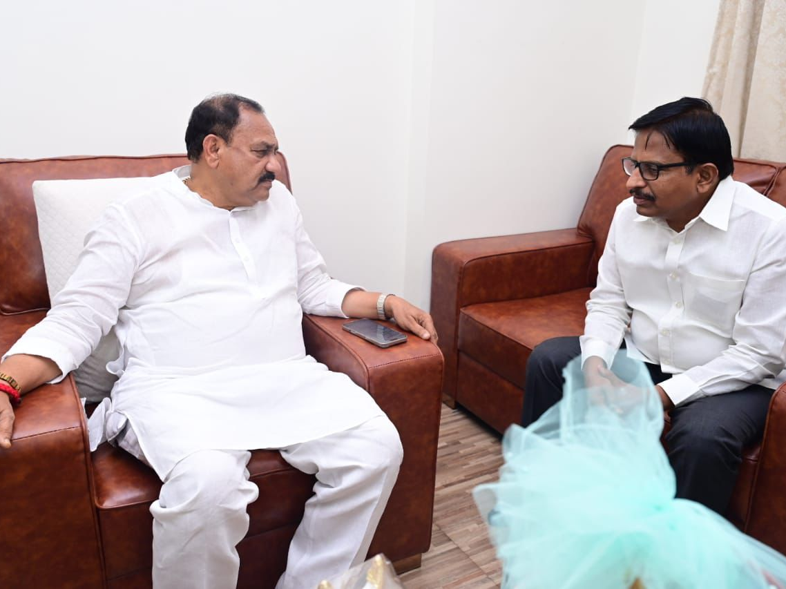 మహేష్ కుమార్ గౌడ్‌తో ఎమ్మెల్యే భేటీ