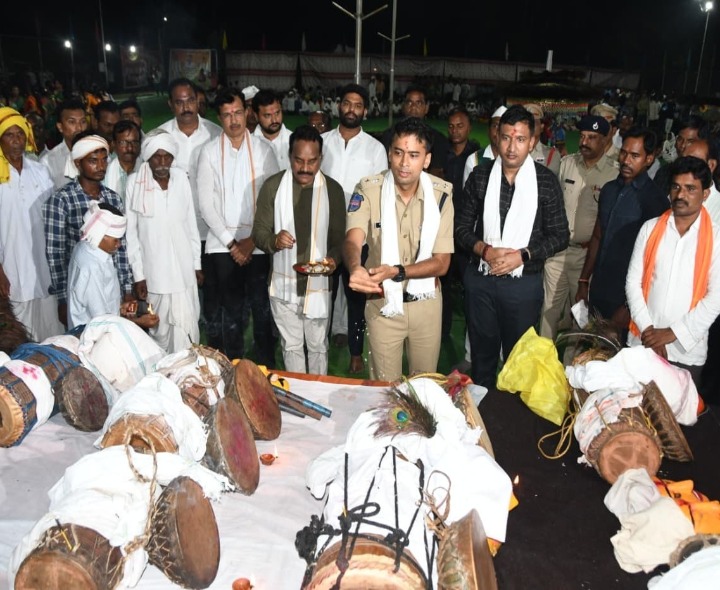‘గిరిజనుల సాంప్రదాయాలు తెలంగాణ సంస్కృతికి ఆభరణం’