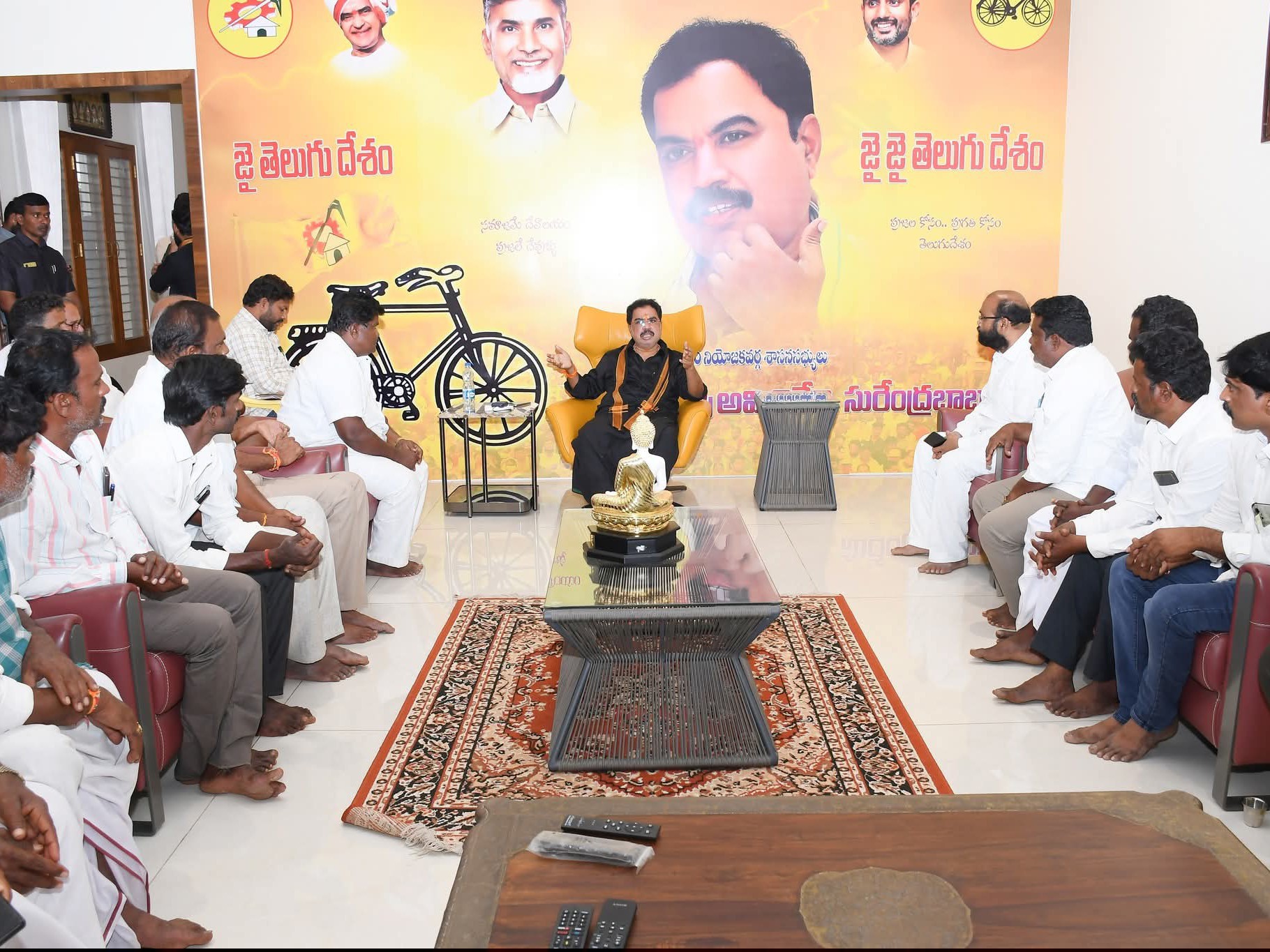విగ్రహావిష్కరణకు లోకేష్‌ను ఆహ్వానించాం: ఎమ్మెల్యే