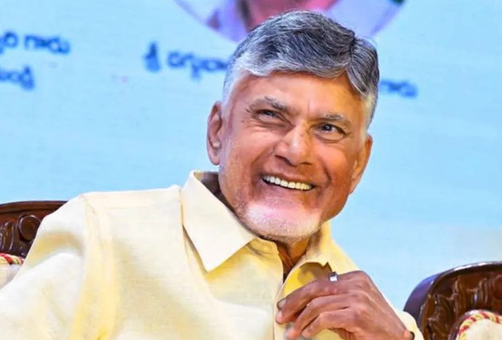 దుబాయ్ పర్యటనకు బయల్దేరిన సీఎం