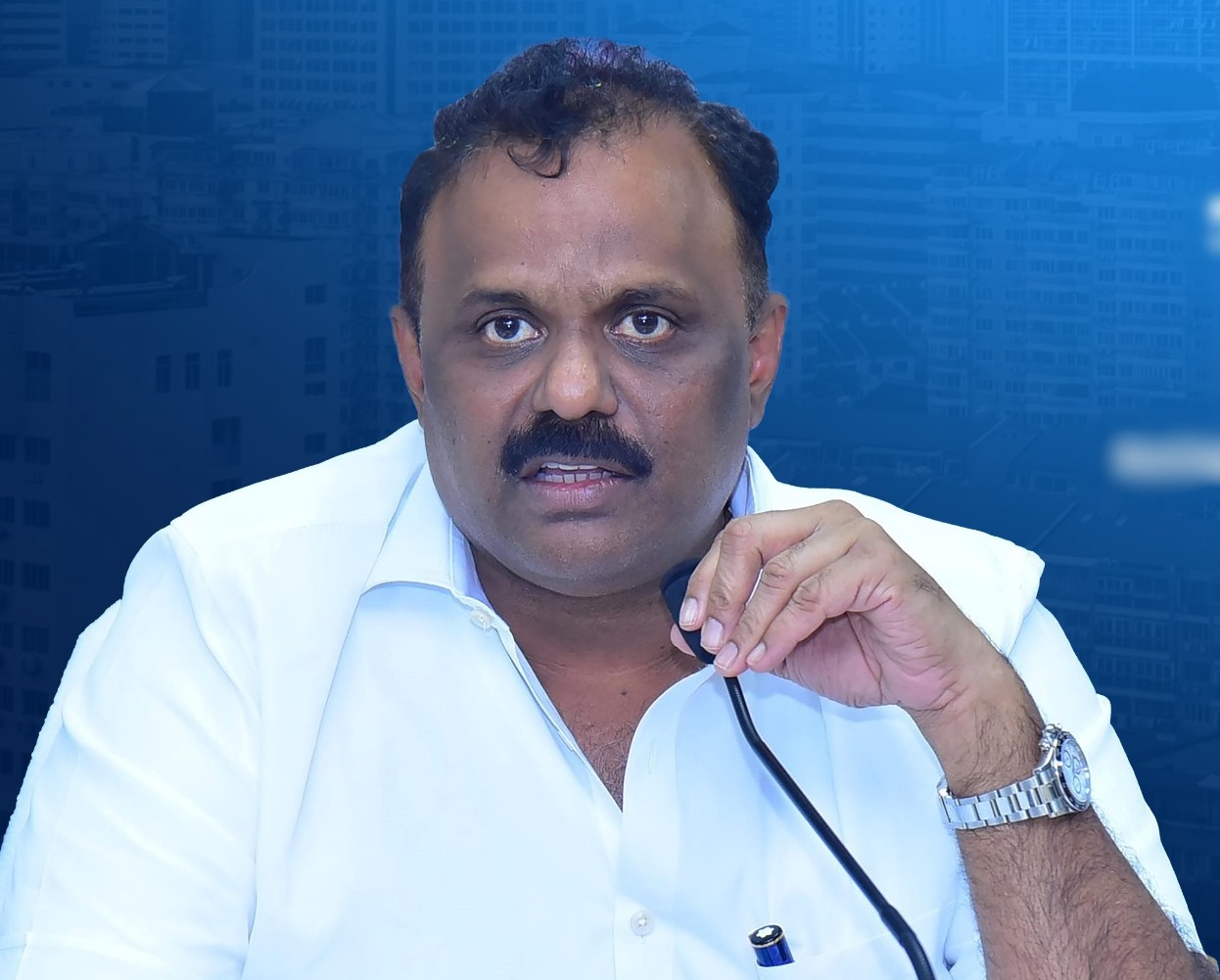 భారీ వర్షాలపై మంత్రి అనగాని సమీక్ష