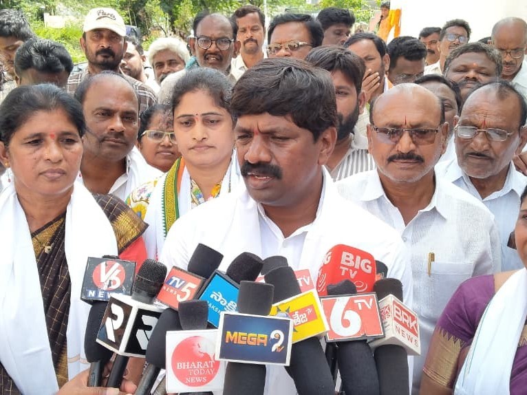దశల వారీగా మౌలిక సదుపాయాలకు కృషి