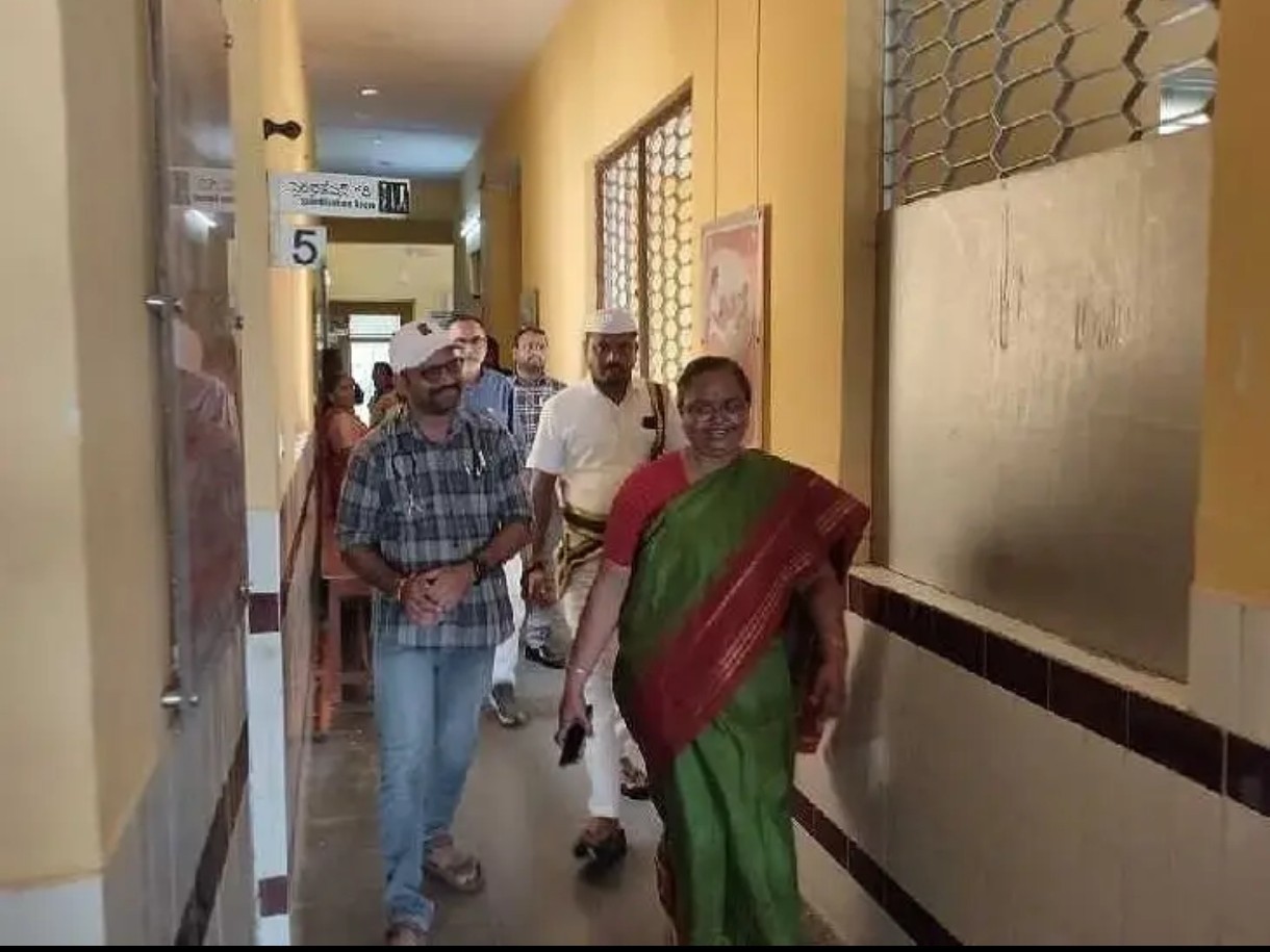 తోగుట PHCలో కలెక్టర్ ఆకస్మిక తనిఖీ