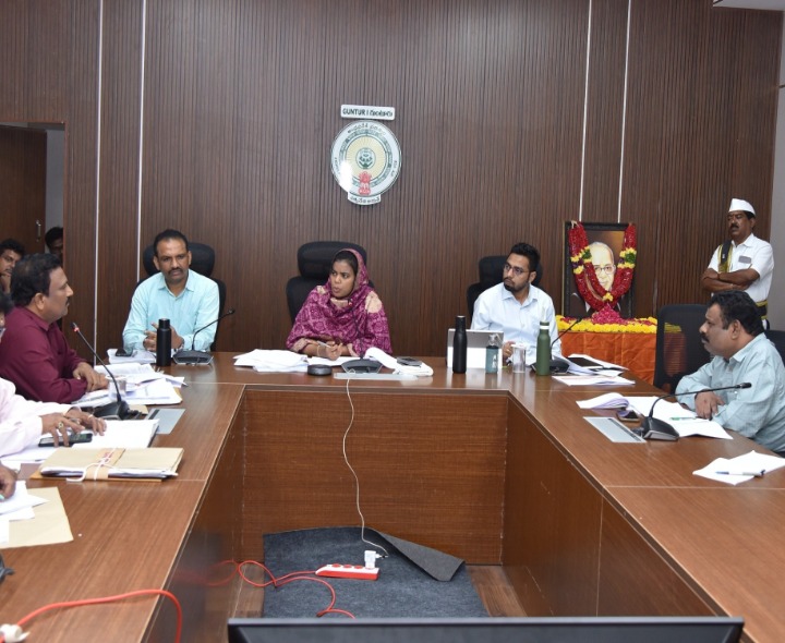 ‘ఆక్రమణలలో ఉన్న ప్రభుత్వ భూములను గుర్తించాలి’